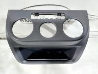 Накладка передней панели Volkswagen Golf V Plus 2005-2014  5M0819039B3Z7