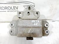 Опора КПП левая Octavia (A5 1Z-) 2004-2013  1K0199555Q
