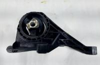 Опора КПП передняя (CHEVROLET CRUZE (2009>) 1.6/1.8 АКПП 6 СТУПЕНЧАТАЯ  13266524  