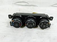 Блок управления печкой Suzuki Liana 3951059J11
