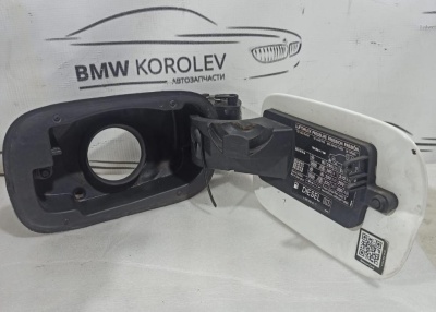 Лючок топливного бака Mercedes W204 (0005846517)  0005846517