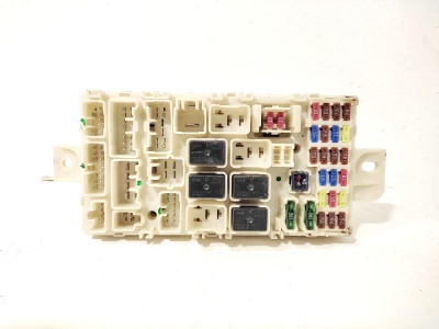 Блок предохранителей  L200 8565A131