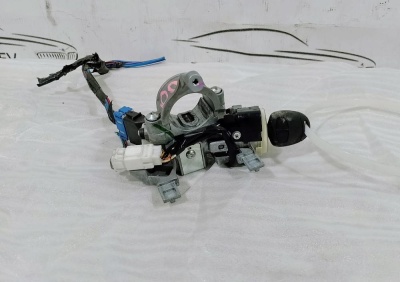 Замок зажигания  L200 MR992565