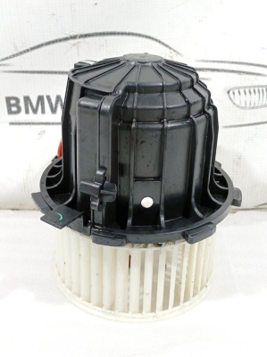 Моторчик отопителя (печки) A4 [B8] 2007-2015  8T2820021  8T2820021