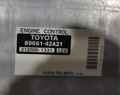 Блок управления двигателем Toyota Rav4 1AZFE RAV4 89661-42A21
