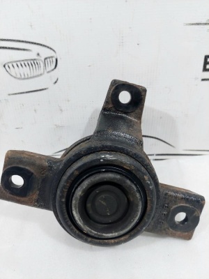 Опора двигателя правая Sorento (XM) 2009>;Santa Fe (CM) 2006-2012 2.2 CRDI  Santa Fe 218102P100