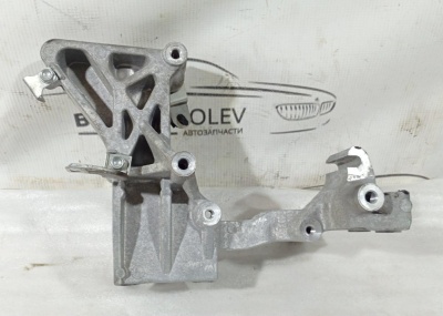 Кронштейн генератора Outlander (GF) 2012>  1801A100  1801A100