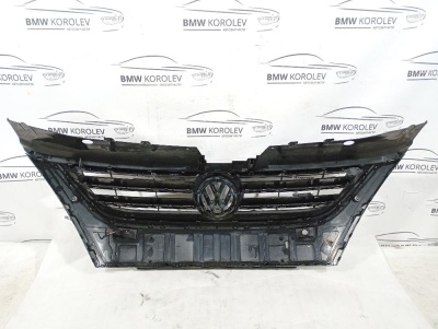 Решетка радиатора Passat CC 2008-2017 ДО 2013 ГОДА С ОТВ ПОД ПАРКТРОНИК     3C8853651QGRU