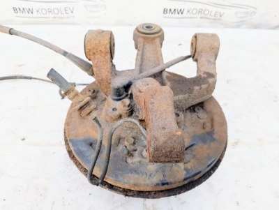 Кулак поворотный задний левый  Liana  46150-54G60