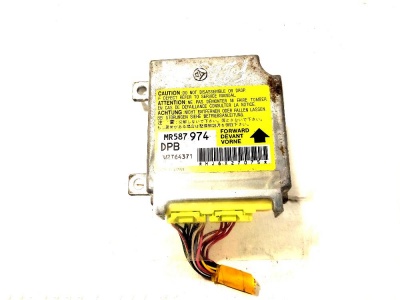 Блок SRS  L200 MR587974