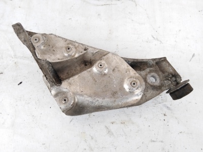 Кронштейн ДВС правый X5 E70 M57  22116782982