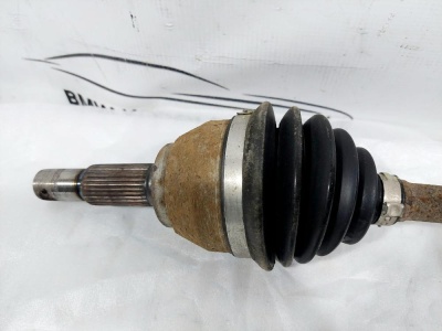 Полуось передняя левая Juke (F15) 2011-2019 1.6 16V HR16DE МКПП  391011KA0A