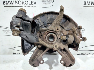 Кулак поворотный передний правый Golf Plus 2005-2014  1K0407256T
