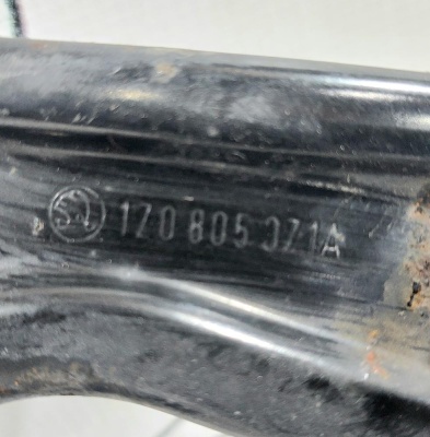 Кронштейн фар левый Octavia (A5 1Z-) 2004-2013   1Z0805071A