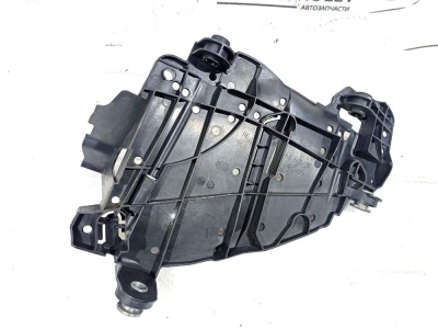 Кронштейн фар правый Touareg 2002-2010 (ПОСЛЕ 2007 ГОДА 7L6941292)  7L6941292