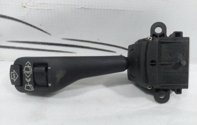 Переключатель стеклоочистителя E39 61318375407