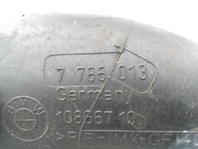 Патрубок воздушного фильтра X5 E53  13717786013