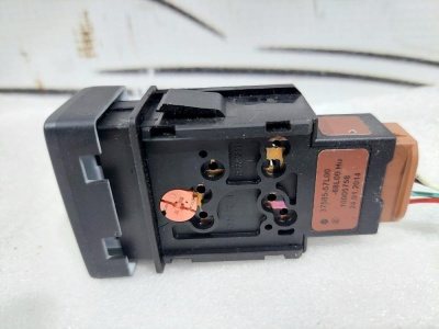 Кнопка ESP SX4 2013> SX4 3758568L00 