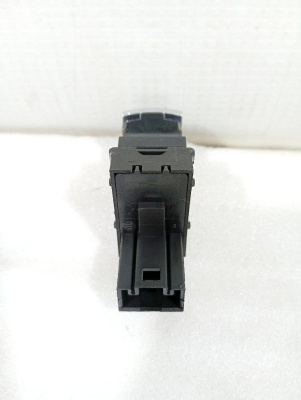 Кнопка стеклоподъемника Passat CC 2008-2017    3C8959855XSH