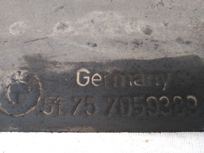 Защита днища левая  E87 51757059389