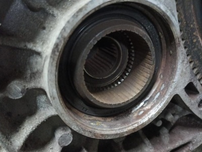 АКПП (дефект, шлицы) Santa Fe (CM) 2006-2012 2.2TDI D4HB 4WD   Santa Fe 450003B415