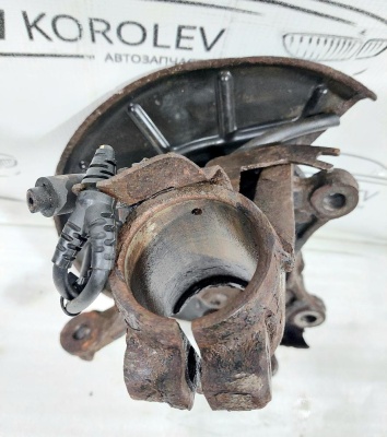 Кулак поворотный передний левый Octavia (A5 1Z-) 2004-2013    1K0407255AA
