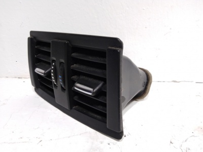 Вентиляционная решетка задняя F30  64229265350