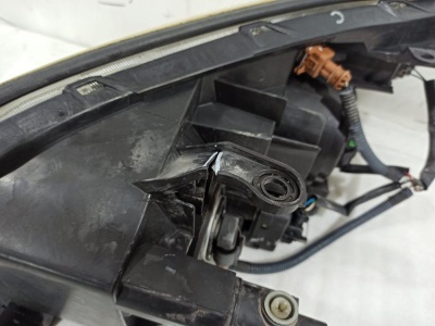 Фара правая RAV 4 2006-2013 ДО 08/2008 ГОДА  (ДЕФЕКТ) RAV4 81130-42290