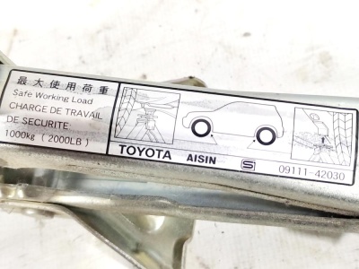 Домкрат Toyota RAV4 0911042030
