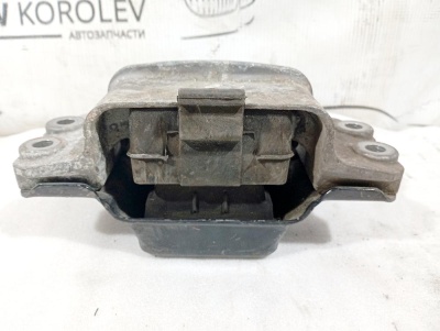 Опора КПП левая Octavia (A5 1Z-) 2004-2013    1K0199555Q