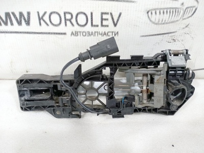 Ручка двери наружная правая Passat CC 2008-2017    3C0837206GRU