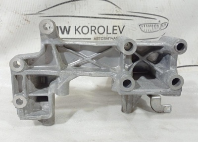 Кронштейн генератора Outlander (GF) 2012>  1801A100  1801A100