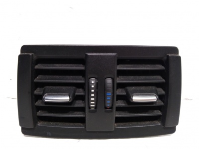 Вентиляционная решетка задняя F30  64229265350