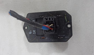 Резистор отопителя RAV 4 2006-2013 (8713826150) RAV4 8713826150