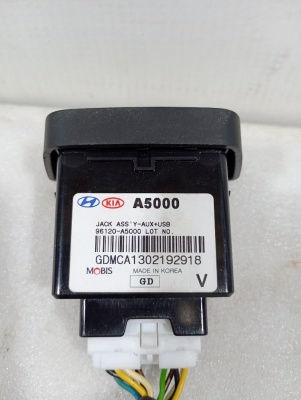 Разъем HYUNDAI I30 (2012-2017) (AUX USB)   I30 96120A5000