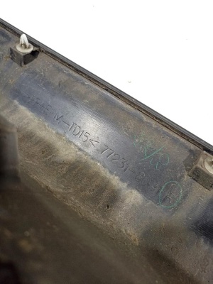 Накладка на порог (наружная) SX4 2006-2013 (ПРАВАЯ СЕДАН) SX4 77230-80J11-ZJ3