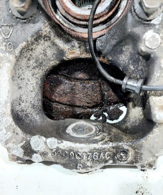 Кулак поворотный передний правый Grand Cherokee (WH/WK) 2005-2010   52090180AC