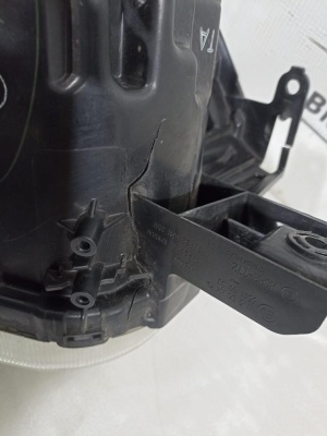 Фара левая Juke (F15) (ДО 05/2014 НЕ КСЕНОН)  260601KL0A