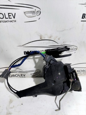 Замок двери задней правой  TOYOTA RAV 4 2000-2005 RAV4 6933042060