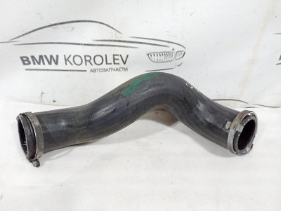 Патрубок интеркулера XC90 2002-2015 2.4TD D5244T4    31261367