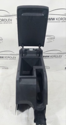Подлокотник в сборе VW Golf VI (2008-2013)   5M0864207F