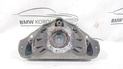 Кронштейн Touareg 2002-2010 АМОРТИЗАТОРА  7L0412391D  7L0412391D