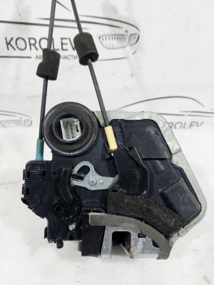 Замок двери задней правой RAV 4 2006-2013  8 КОНТАКТОВ   RAV4 6905042030