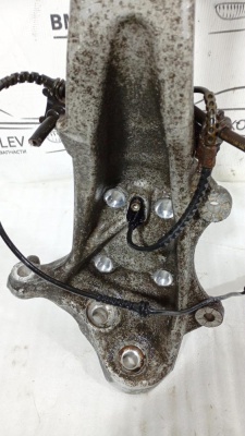 Кулак поворотный передний правый BMW 5 F10  31216775770 F10 31216775770