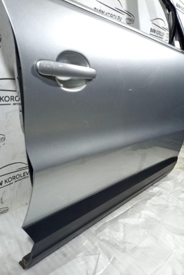 Дверь передняя правая Tiguan 2007-2011  5N0831056B
