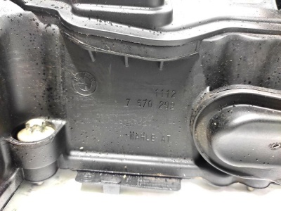 Клапанная крышка N55  X5E70rest 11127570292