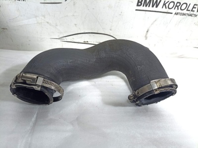 Патрубок интеркулера Touareg 2002-2010 (7L6145972E)  7L6145972E