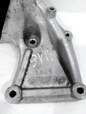 Опора двигателя правая Grand Cherokee (WH/WK) 2005-2010  52090308AE