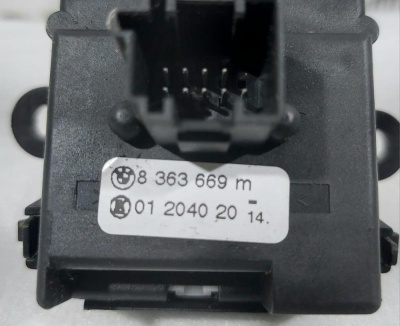 Переключатель стеклоочистителя X3E83 61318363669