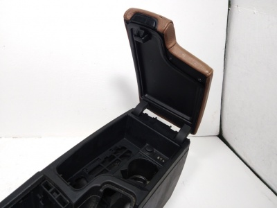 Подлокотник передний E92  51169133814